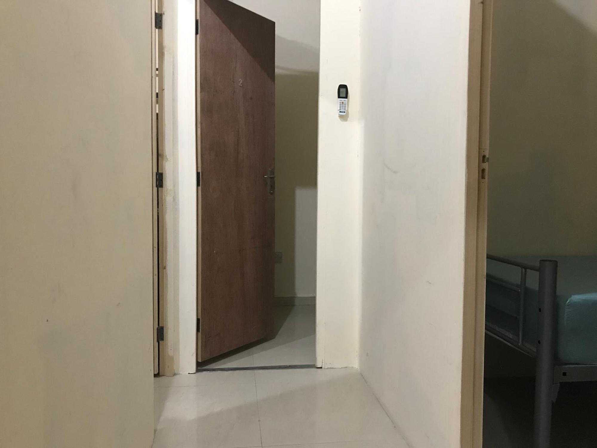 Backpacker'S Bed - No Parking Space Abu Dabi Exterior foto