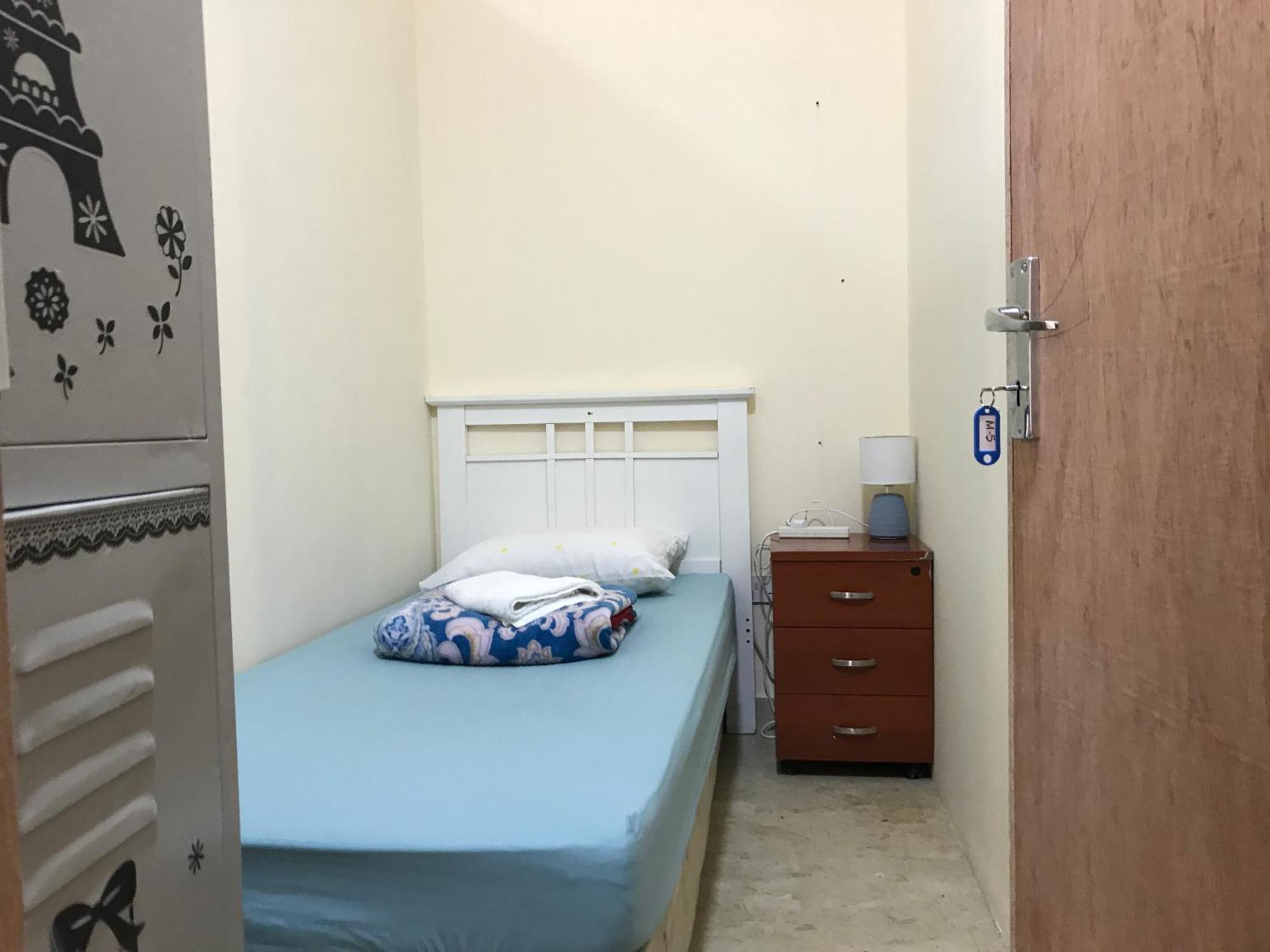 Backpacker'S Bed - No Parking Space Abu Dabi Exterior foto