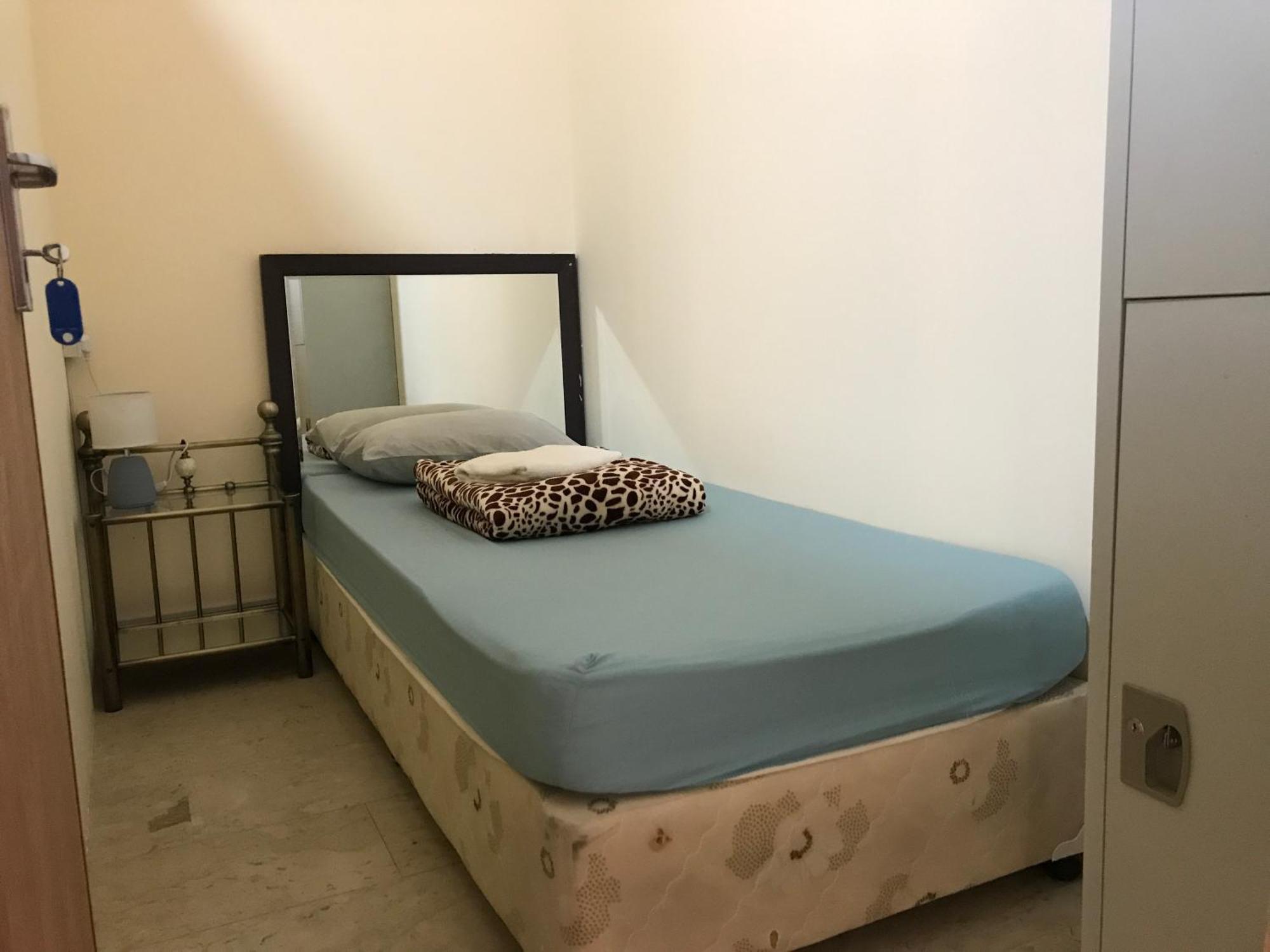 Backpacker'S Bed - No Parking Space Abu Dabi Exterior foto