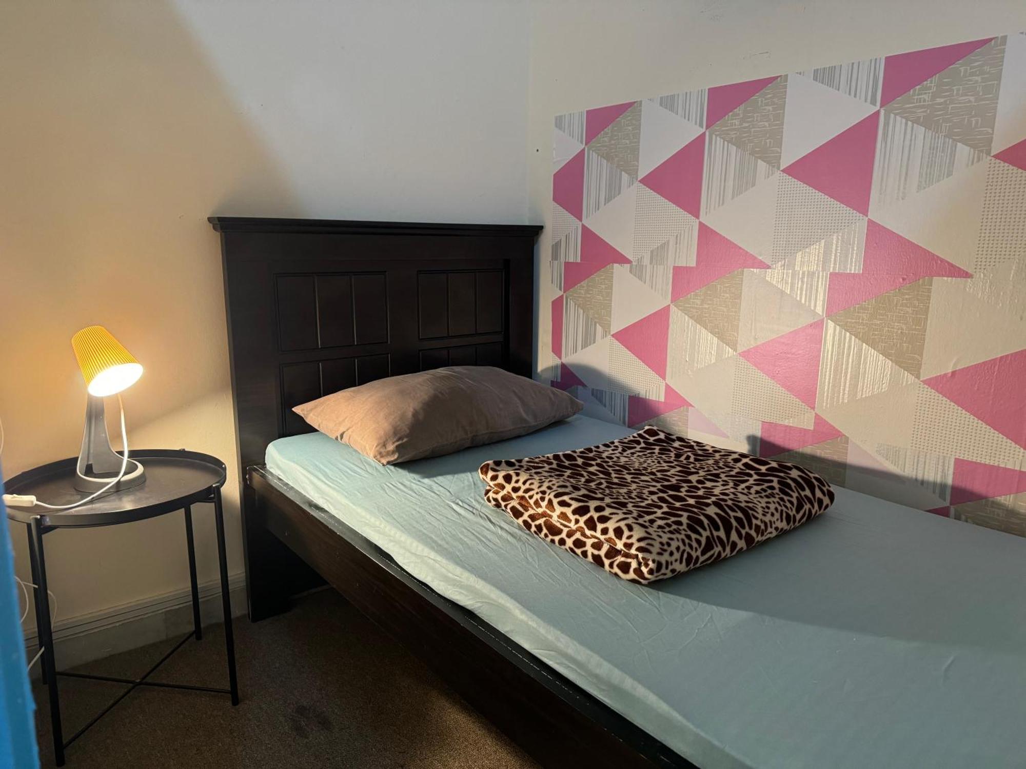 Backpacker'S Bed - No Parking Space Abu Dabi Exterior foto