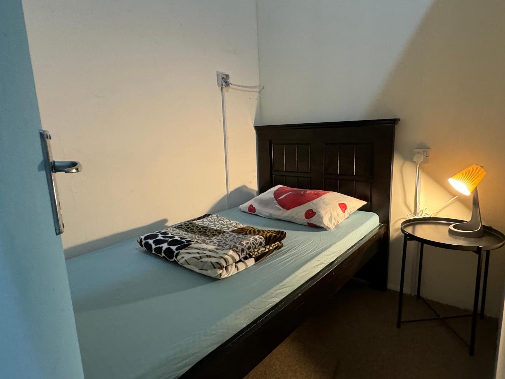 Backpacker'S Bed - No Parking Space Abu Dabi Exterior foto
