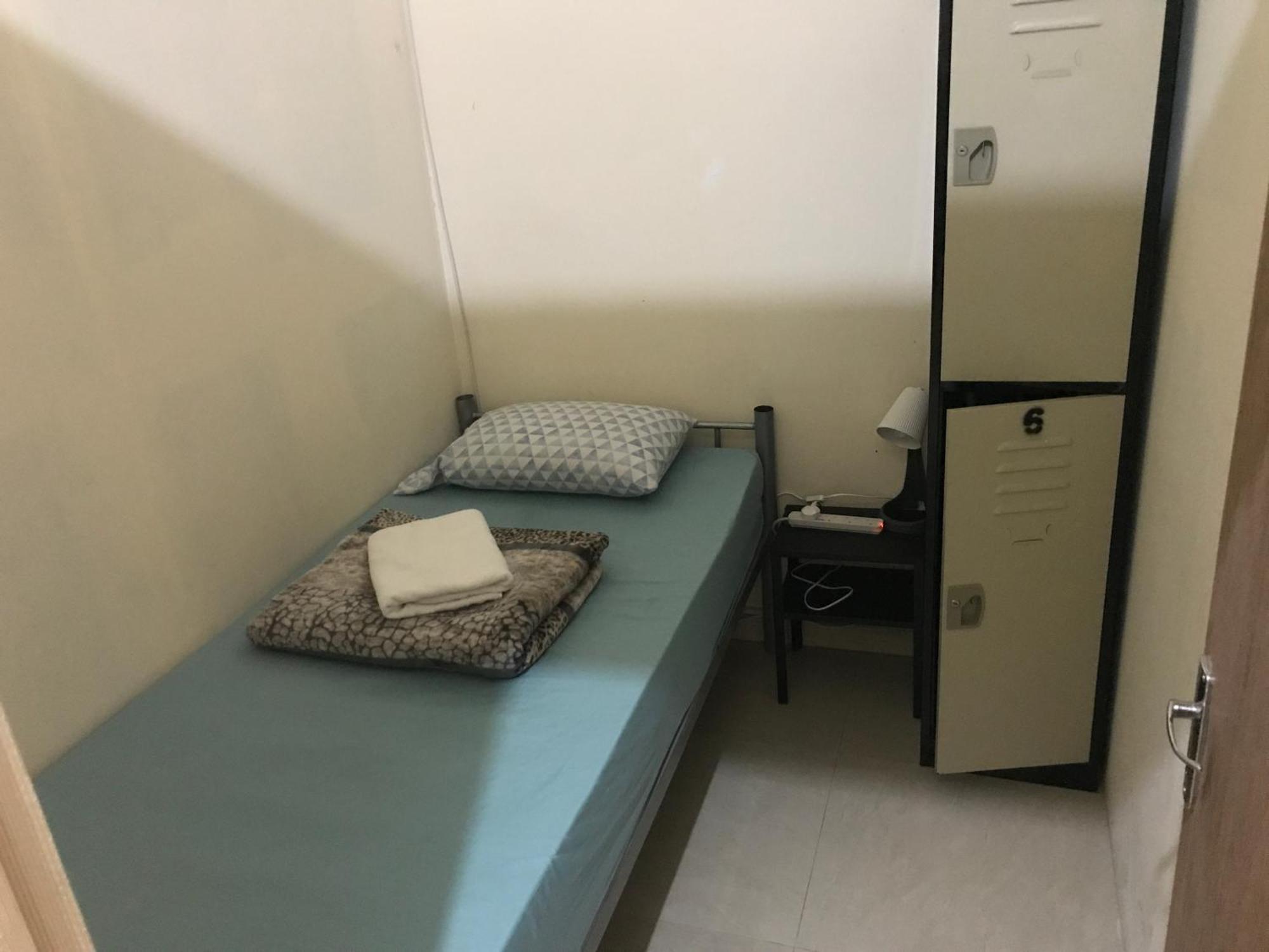 Backpacker'S Bed - No Parking Space Abu Dabi Exterior foto